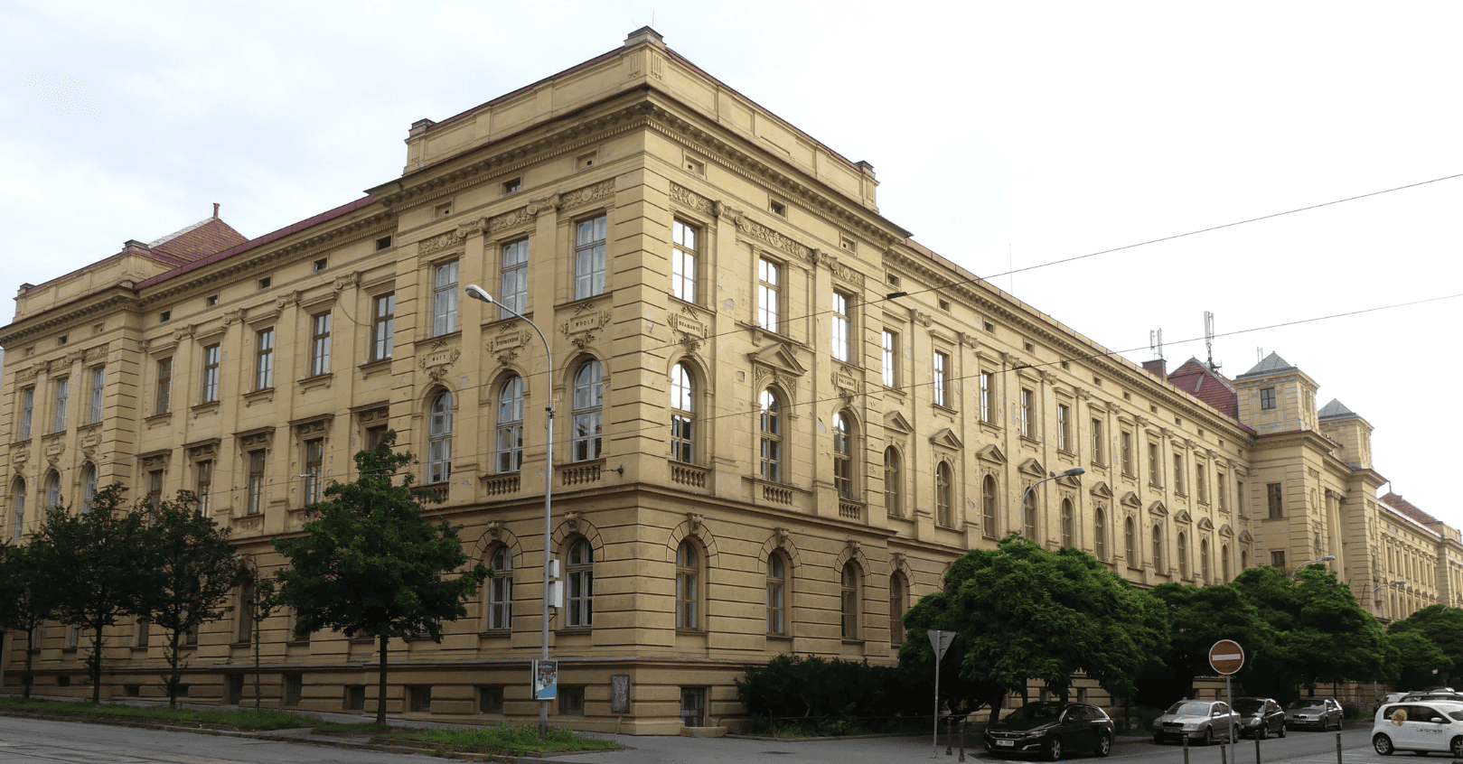 Budova SPŠ Sokolská
